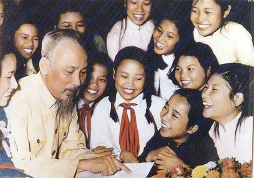 Ngày 11-8-1965: Báo Nhân Dân đăng lời dạy của Chủ tịch Hồ Chí Minh trong “Thư gửi cán bộ và chiến sĩ hải quân”